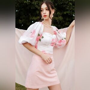 Smitten “Doses of Roses” Off Shoulder Puff Sleeve Top Size Small Floral Romantic